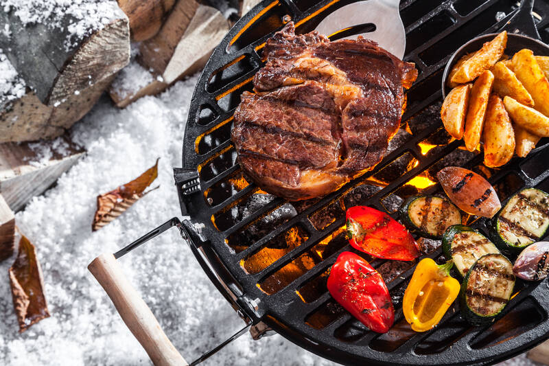 christmas-barbecue-s213479
